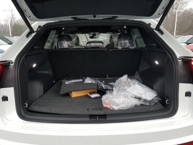 new 2026 Volkswagen Atlas Cross Sport car, priced at $56,582