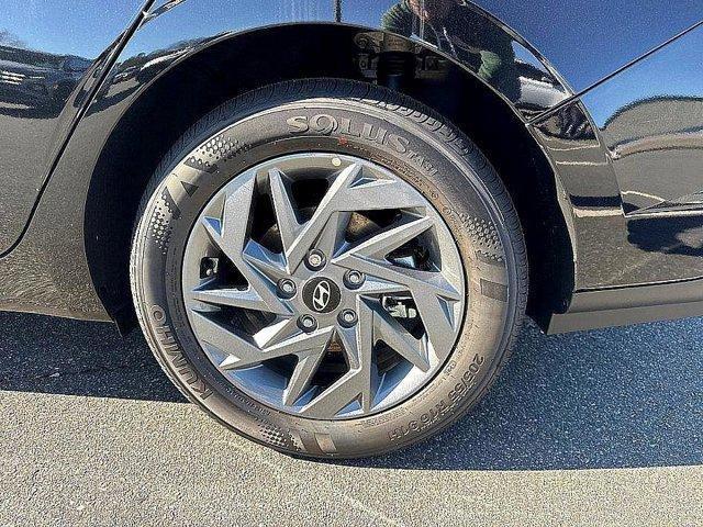 new 2026 Hyundai ELANTRA HEV car, priced at $25,732