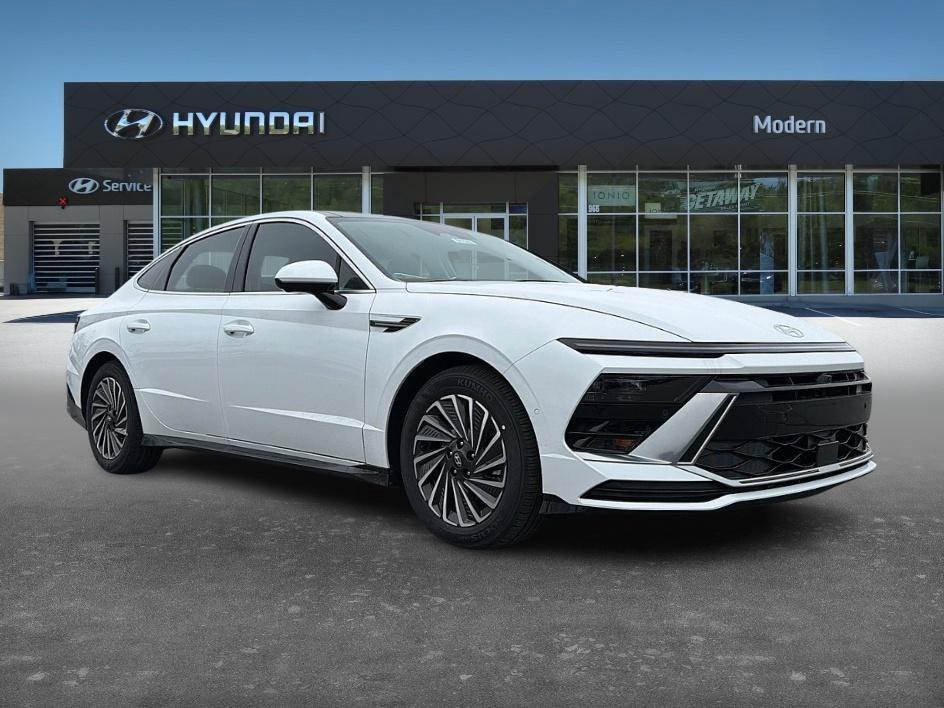 new 2026 Hyundai Sonata Hybrid car, priced at $39,051