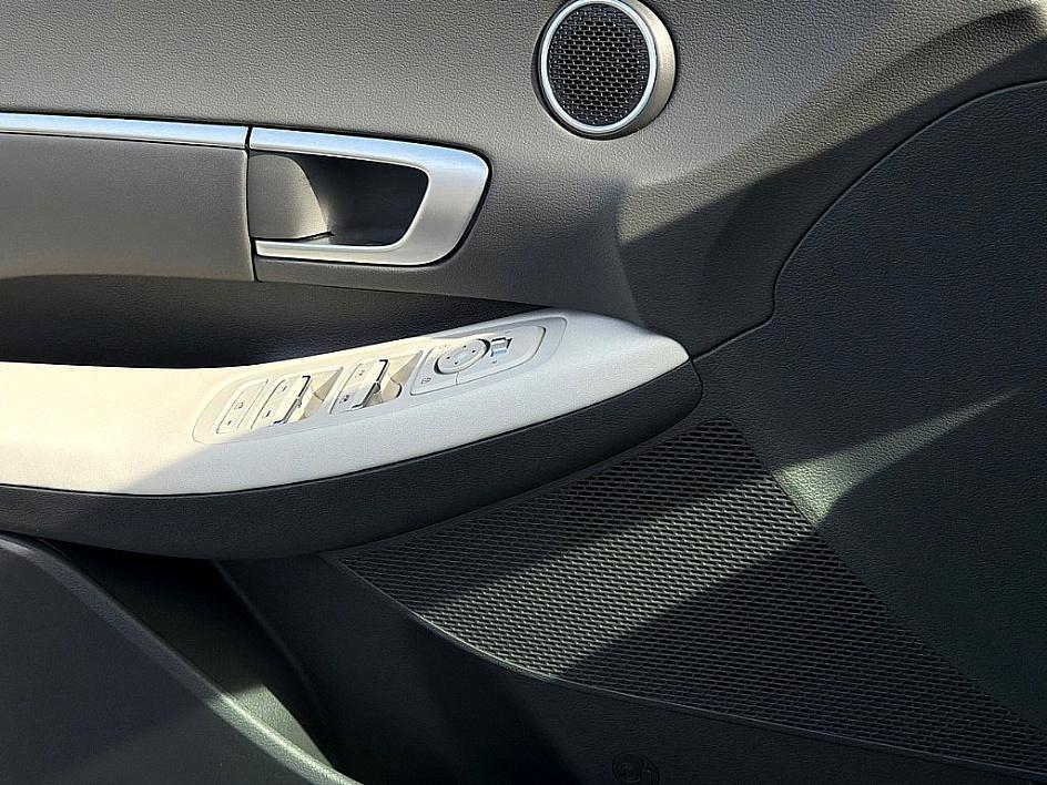 used 2025 Hyundai Sonata Hybrid car, priced at $24,299