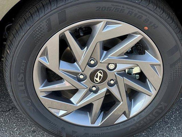 new 2026 Hyundai ELANTRA HEV car, priced at $25,732