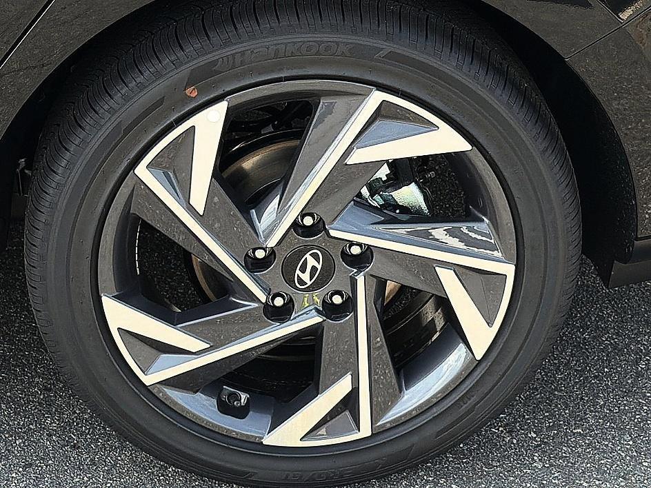 new 2026 Hyundai Elantra car, priced at $27,539