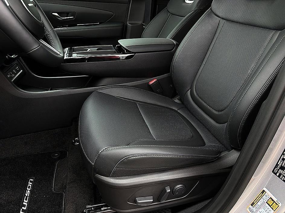 new 2026 Hyundai TUCSON Hybrid car, priced at $41,579