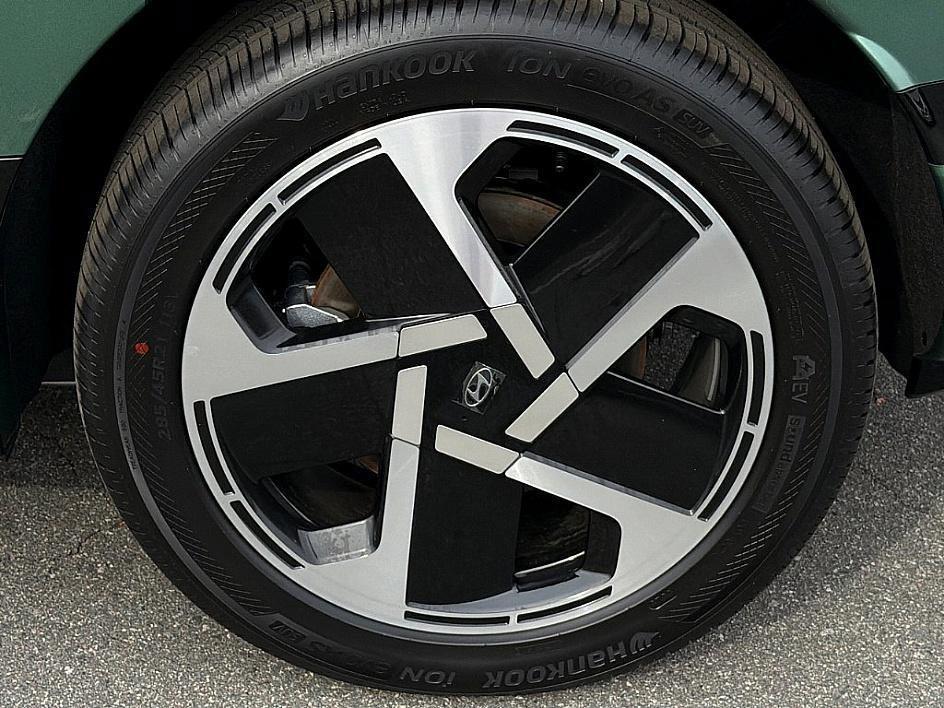 new 2026 Hyundai IONIQ 9 car, priced at $66,202