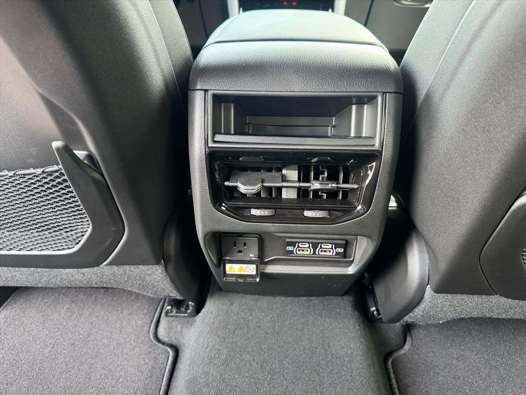 new 2025 Jeep Grand Cherokee car, priced at $43,901