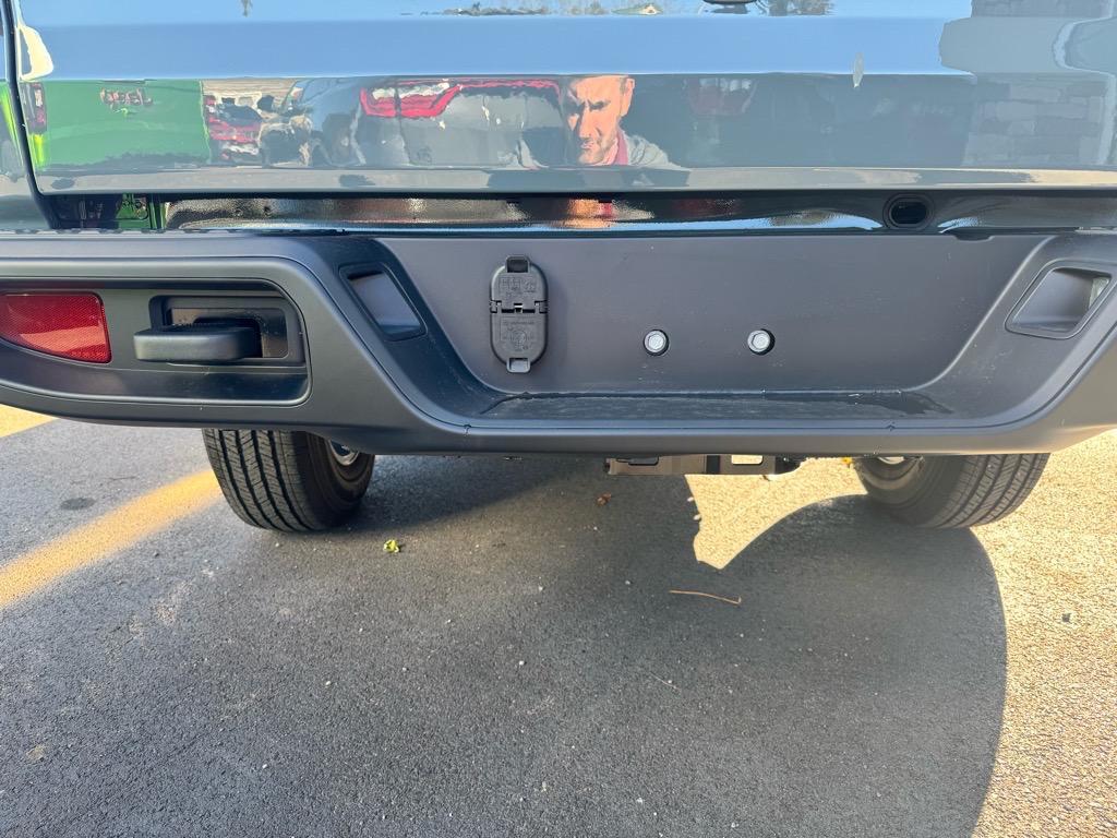 new 2025 Jeep Gladiator car, priced at $46,267