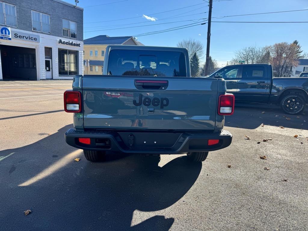 new 2025 Jeep Gladiator car, priced at $46,267