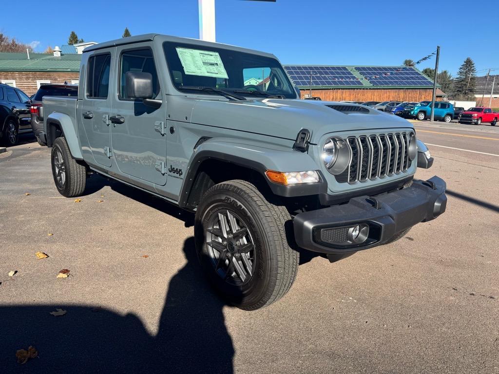 new 2025 Jeep Gladiator car, priced at $46,267