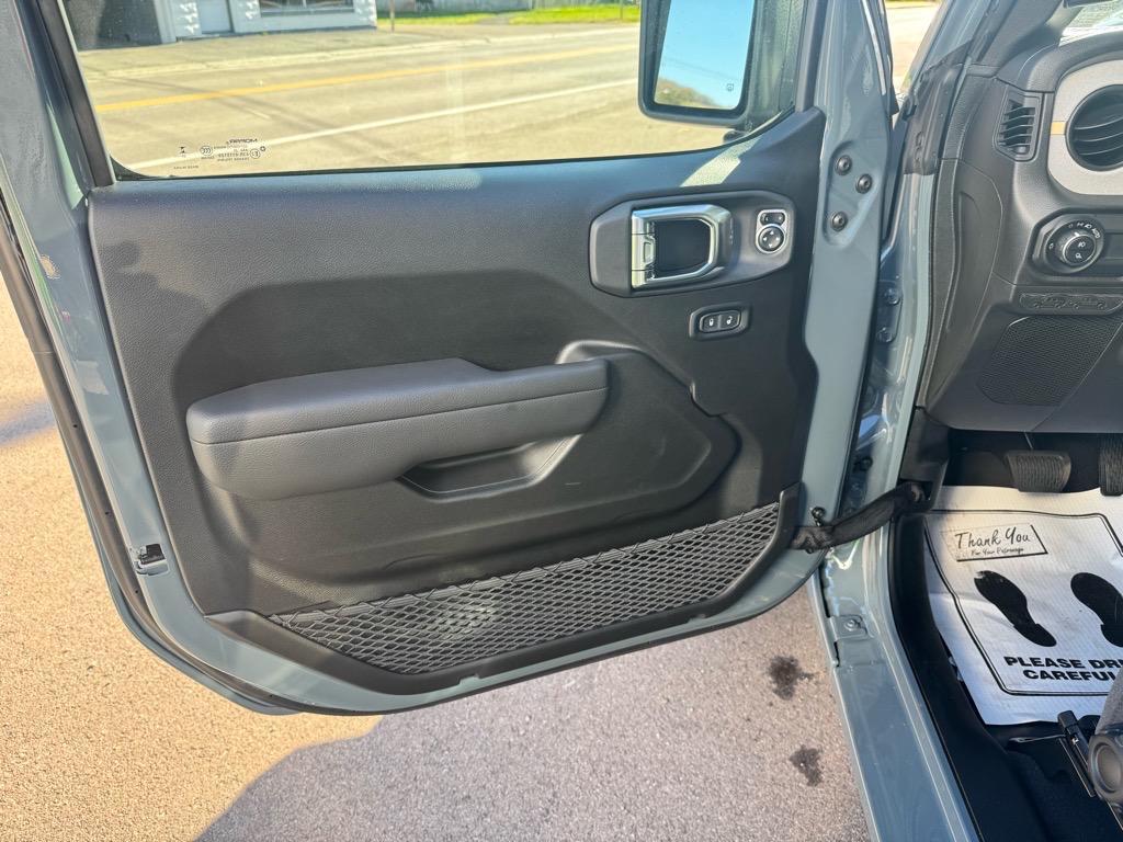 new 2025 Jeep Gladiator car, priced at $46,267