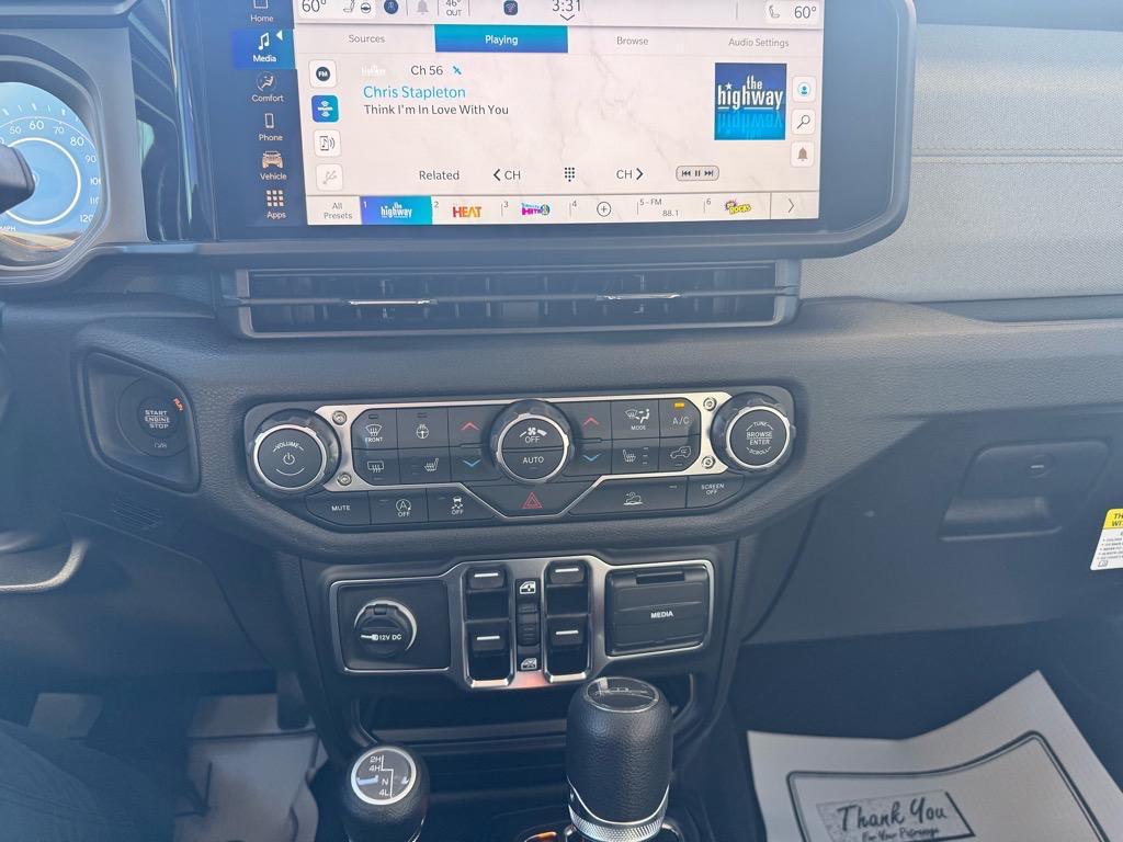 new 2025 Jeep Gladiator car, priced at $46,267