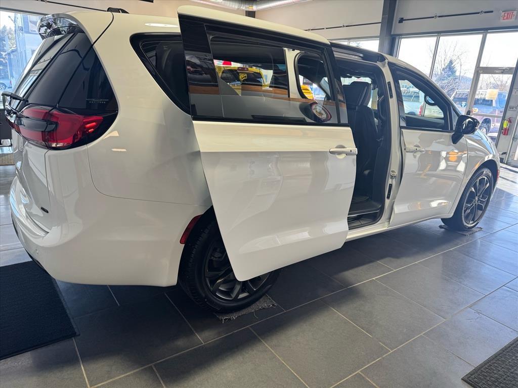 new 2026 Chrysler Pacifica car, priced at $51,104