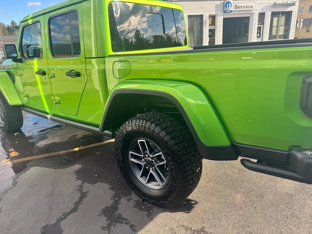 new 2026 Jeep Gladiator car, priced at $62,642