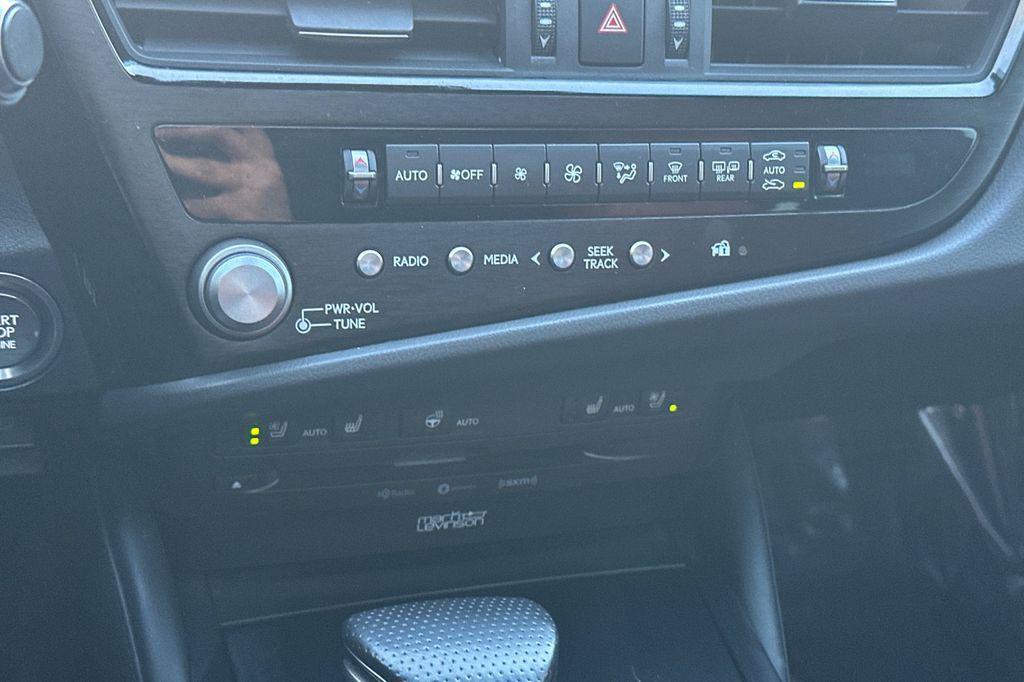 used 2022 Lexus ES 350 car, priced at $37,900