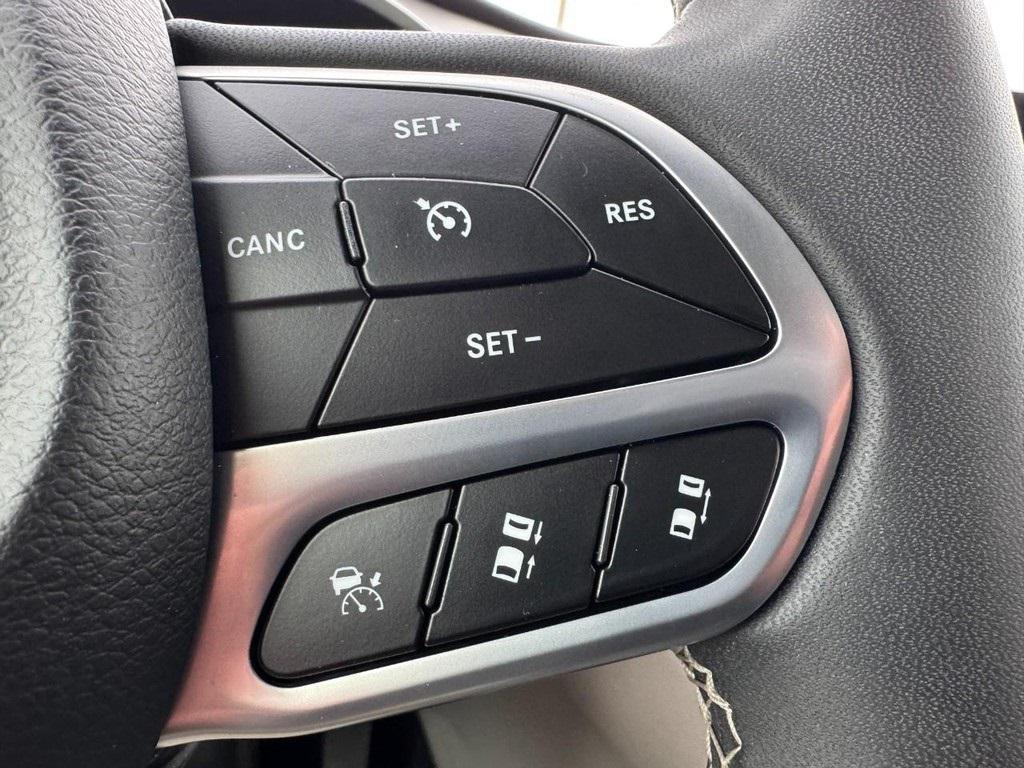 used 2024 Chrysler Pacifica car, priced at $29,995