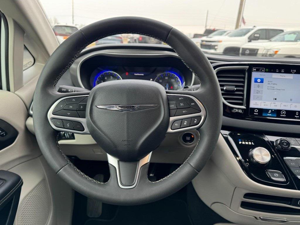used 2024 Chrysler Pacifica car, priced at $29,995