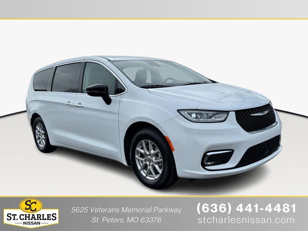 used 2024 Chrysler Pacifica car, priced at $29,995
