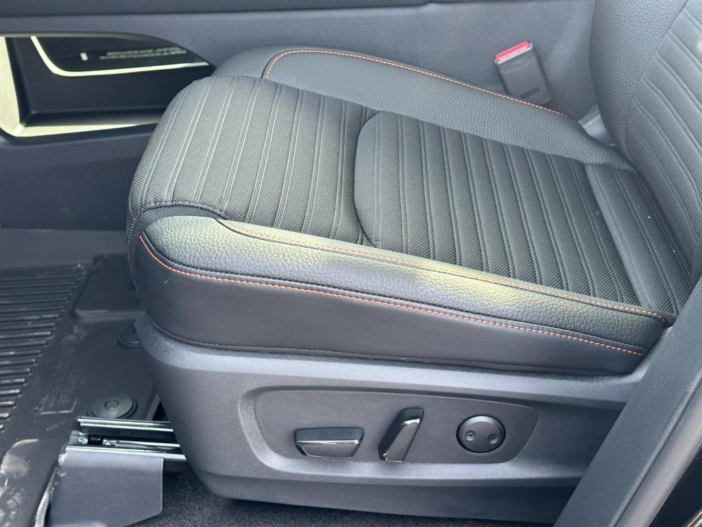 new 2026 Nissan Pathfinder car, priced at $43,789