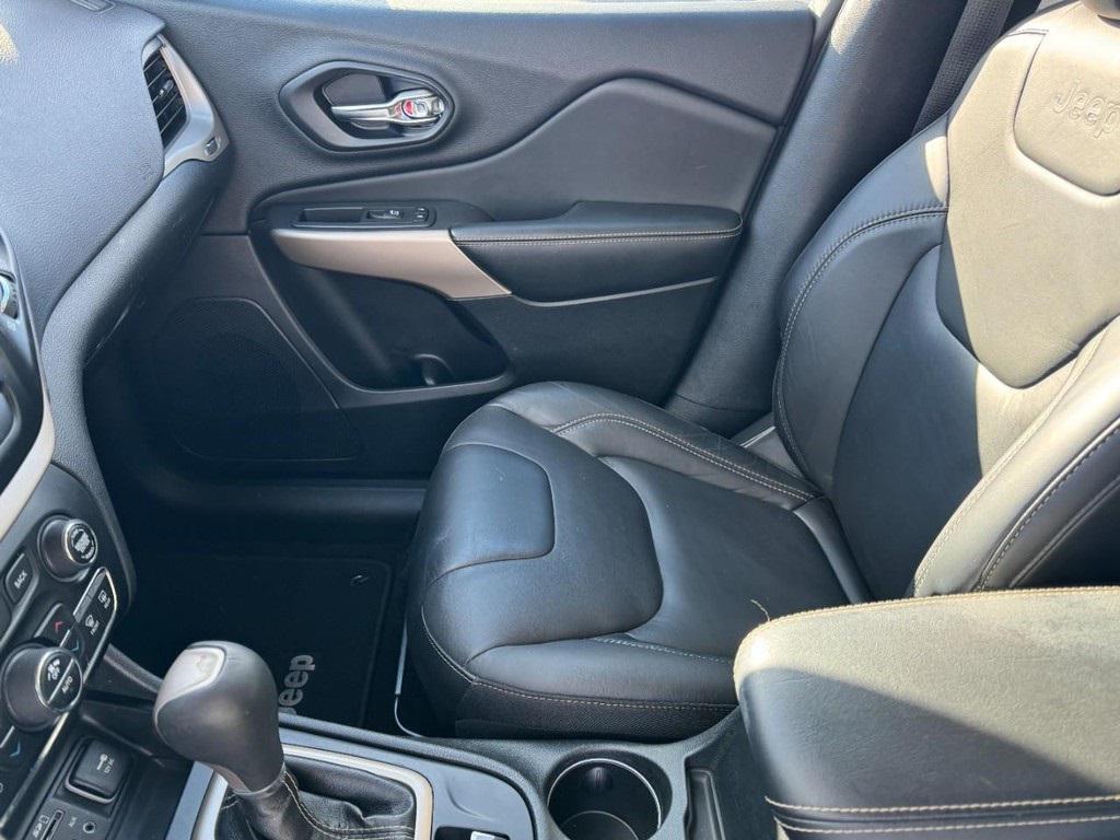 used 2018 Jeep Cherokee car, priced at $13,555