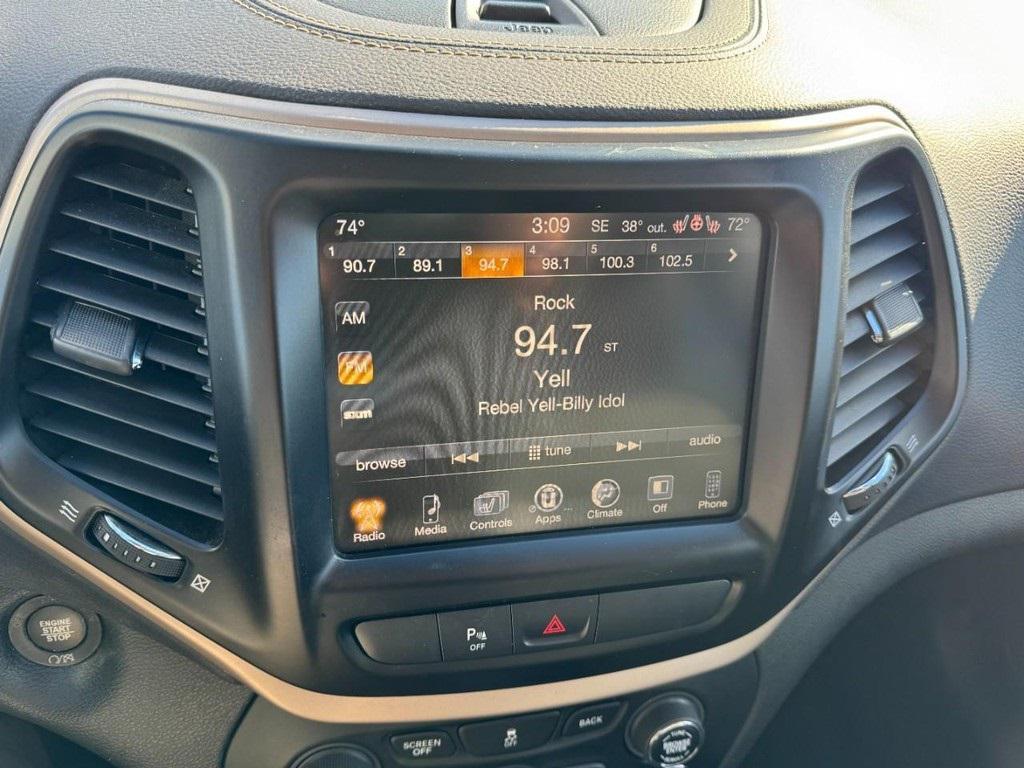 used 2018 Jeep Cherokee car, priced at $13,555