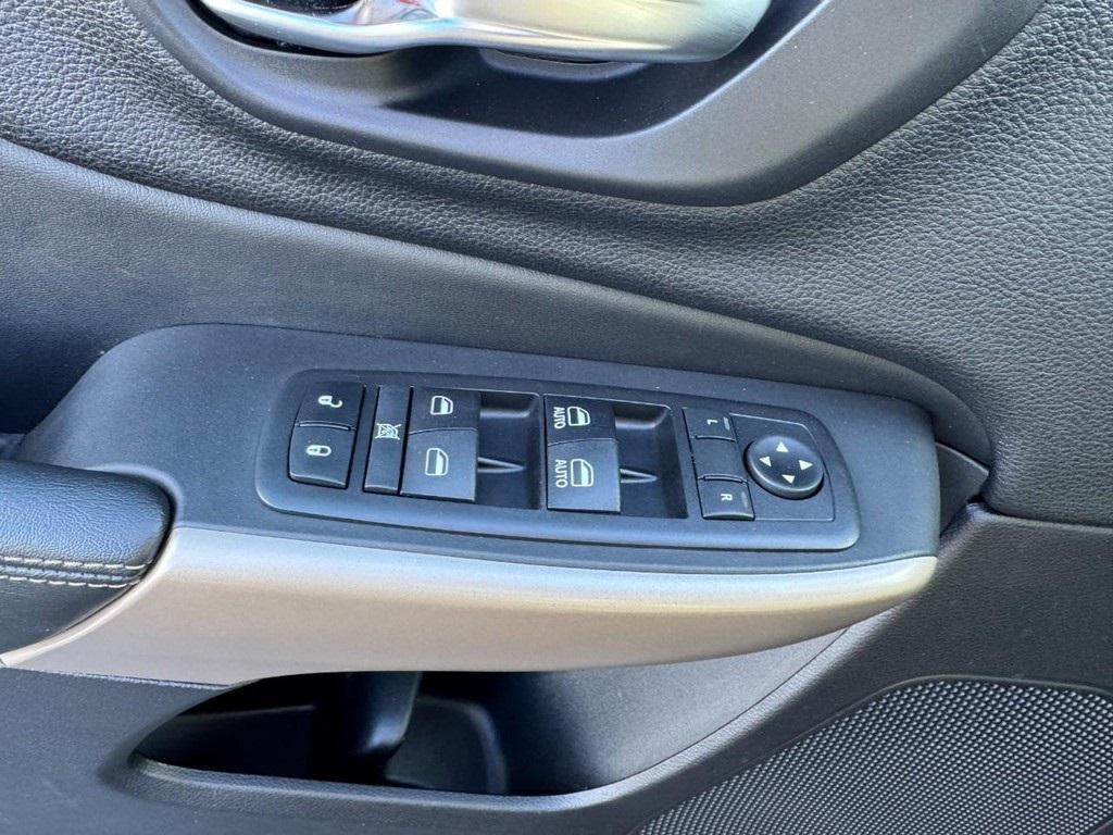 used 2018 Jeep Cherokee car, priced at $13,555