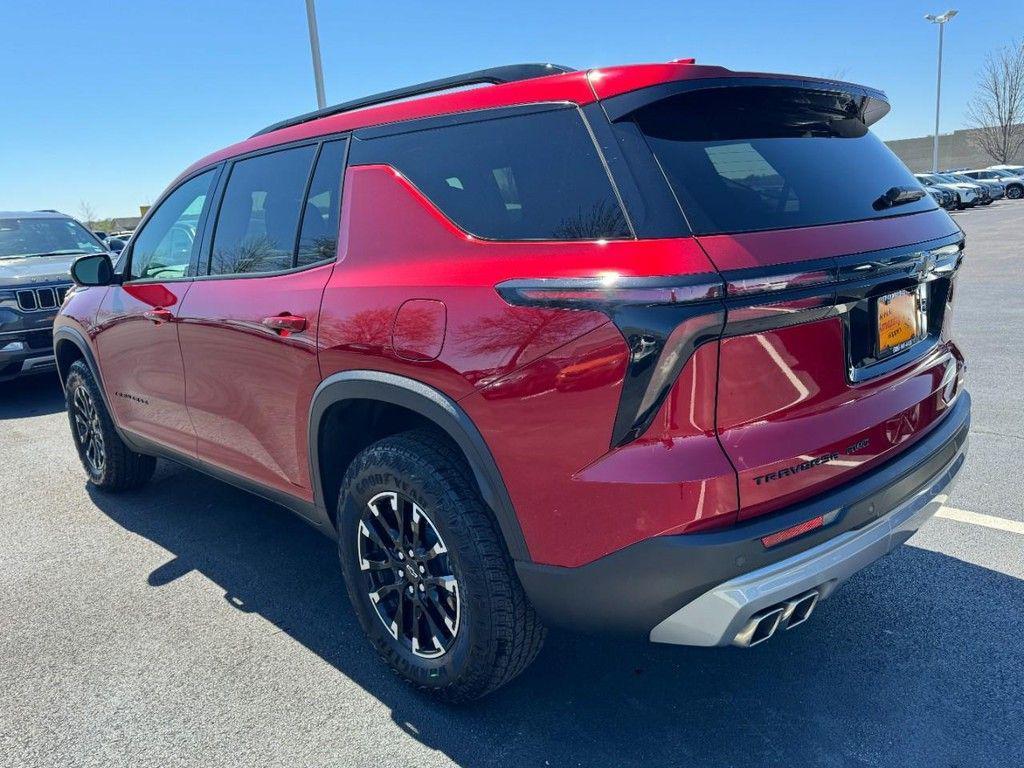 used 2024 Chevrolet Traverse car, priced at $43,995