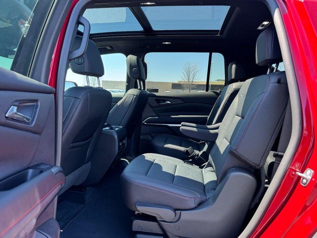 used 2024 Chevrolet Traverse car, priced at $43,995