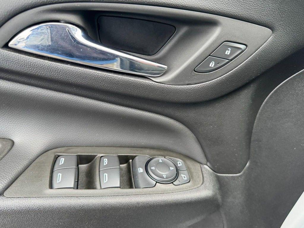 used 2023 Chevrolet Equinox car, priced at $21,888