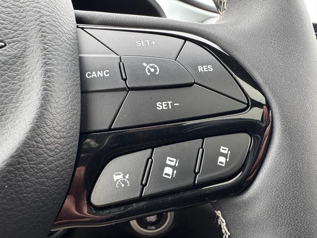 used 2025 Chrysler Pacifica car, priced at $36,777