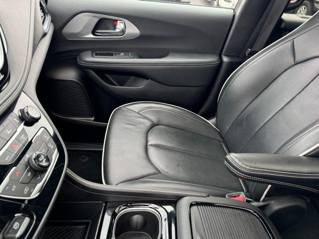 used 2025 Chrysler Pacifica car, priced at $34,997