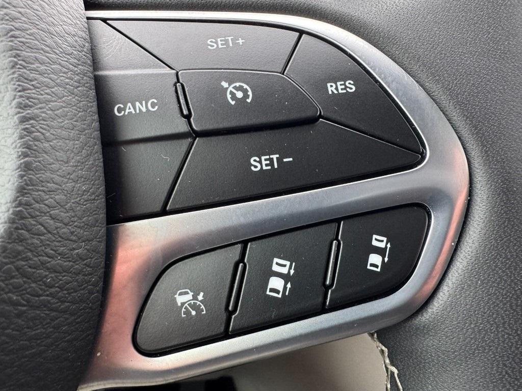 used 2024 Chrysler Pacifica car, priced at $29,995