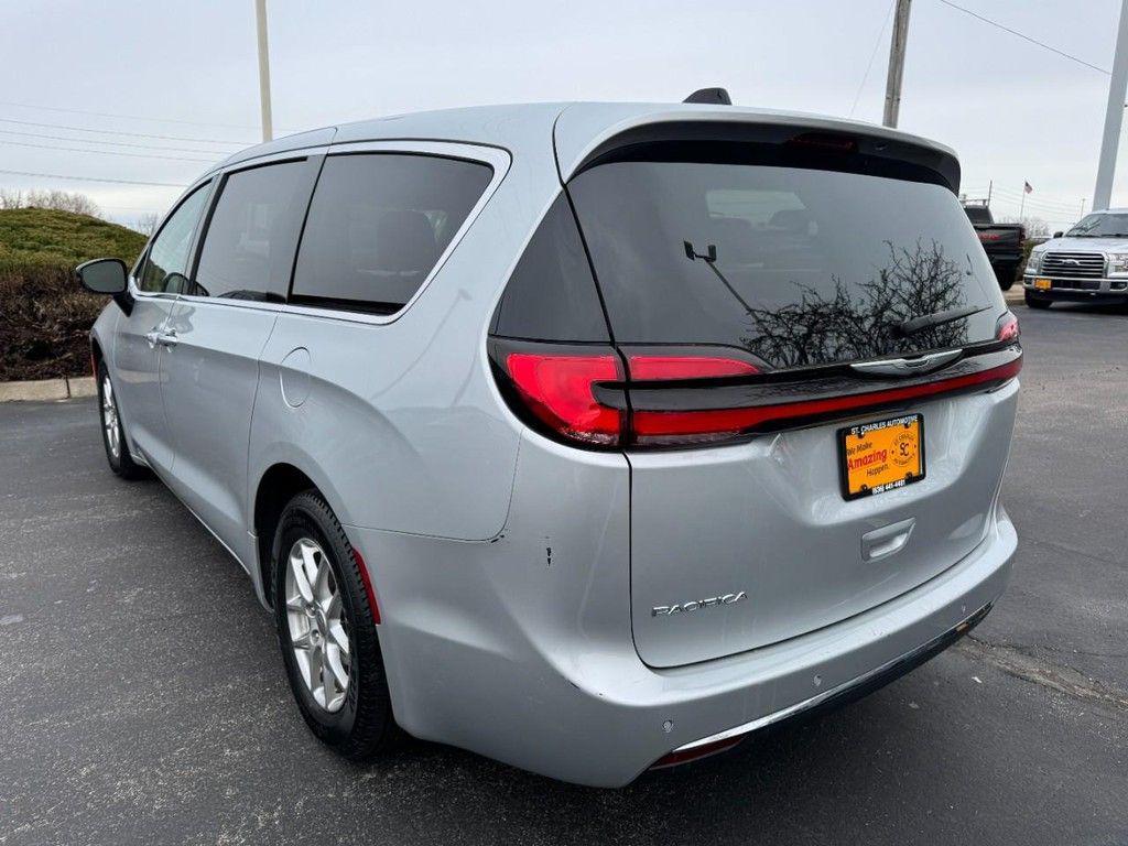 used 2024 Chrysler Pacifica car, priced at $26,888