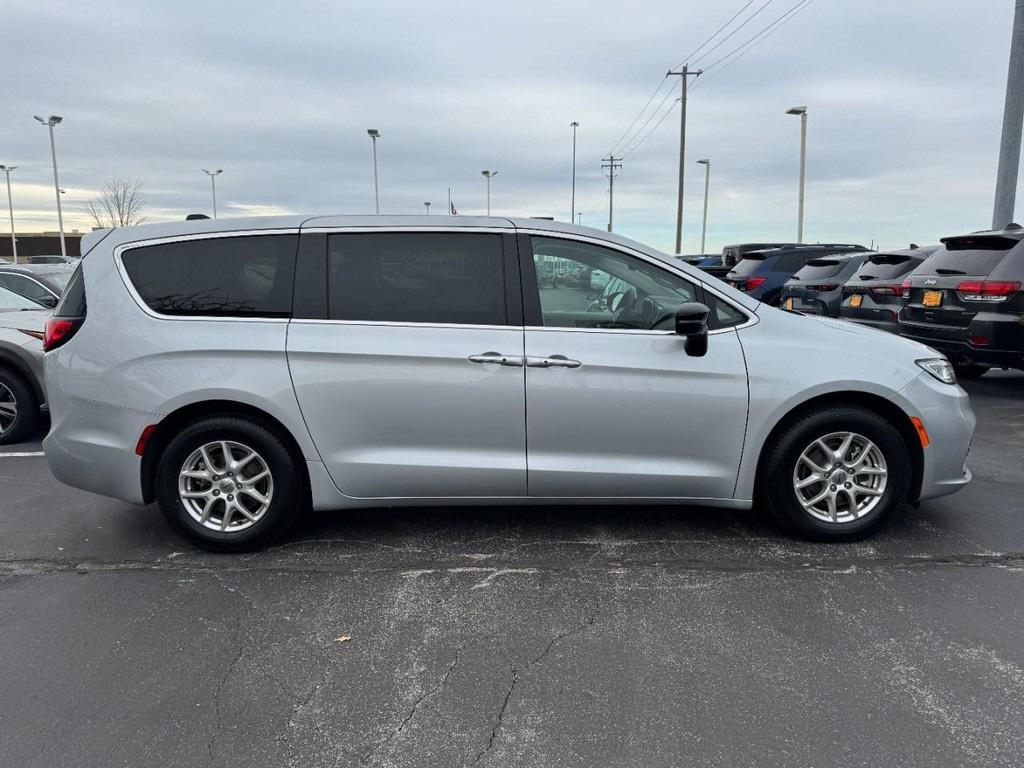 used 2024 Chrysler Pacifica car, priced at $29,995