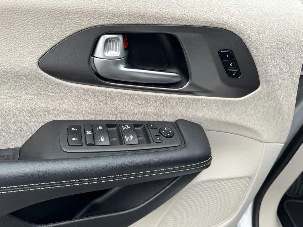 used 2024 Chrysler Pacifica car, priced at $26,888