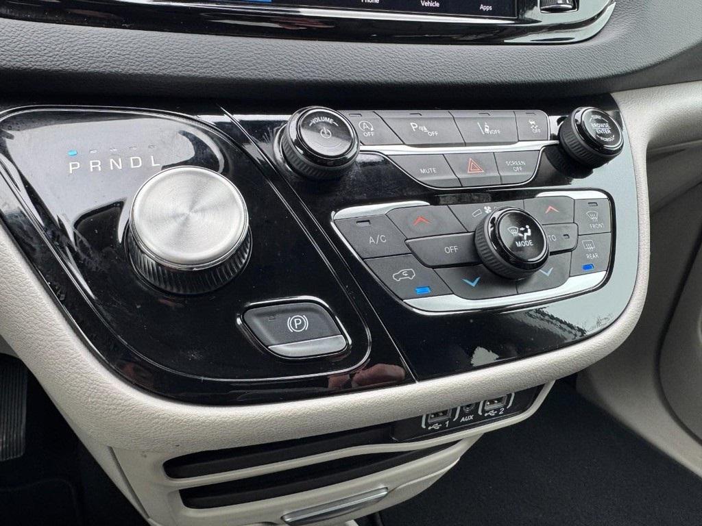 used 2024 Chrysler Pacifica car, priced at $29,995