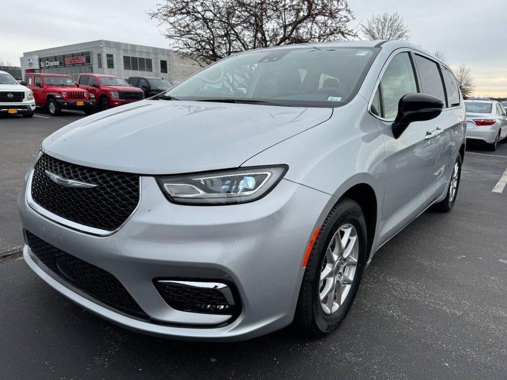 used 2024 Chrysler Pacifica car, priced at $26,888