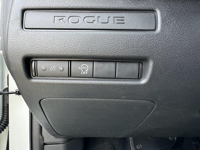 used 2025 Nissan Rogue car, priced at $25,995