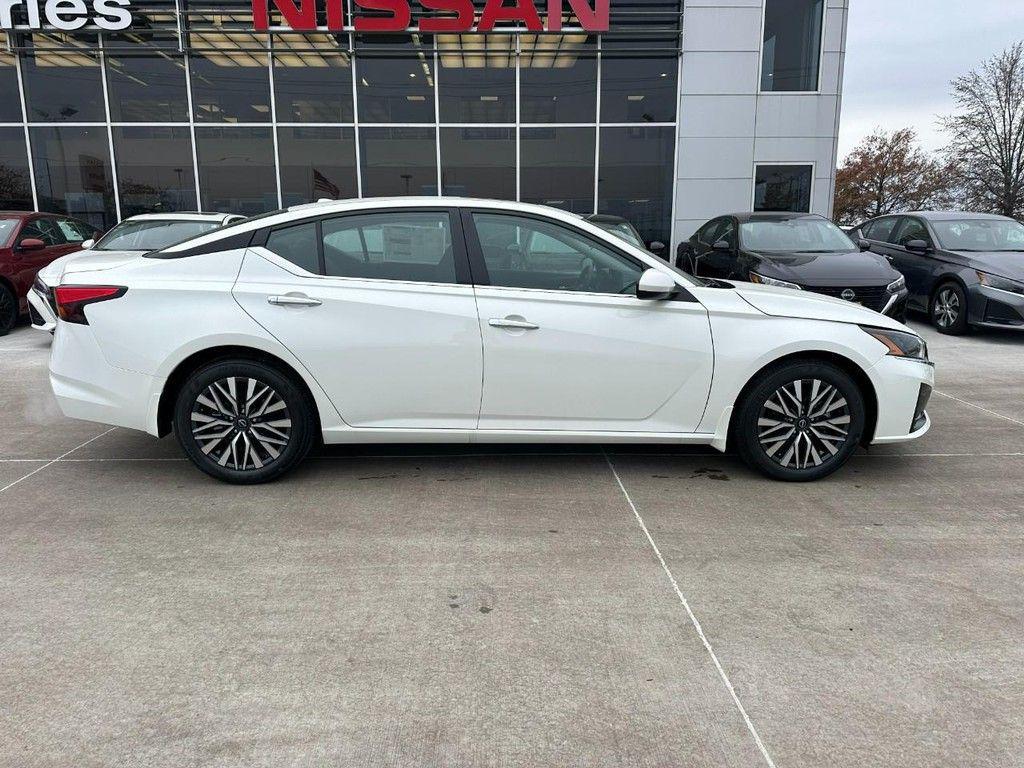 new 2025 Nissan Altima car, priced at $25,805