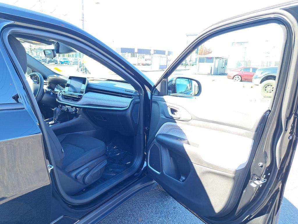 used 2025 Jeep Compass car, priced at $24,995