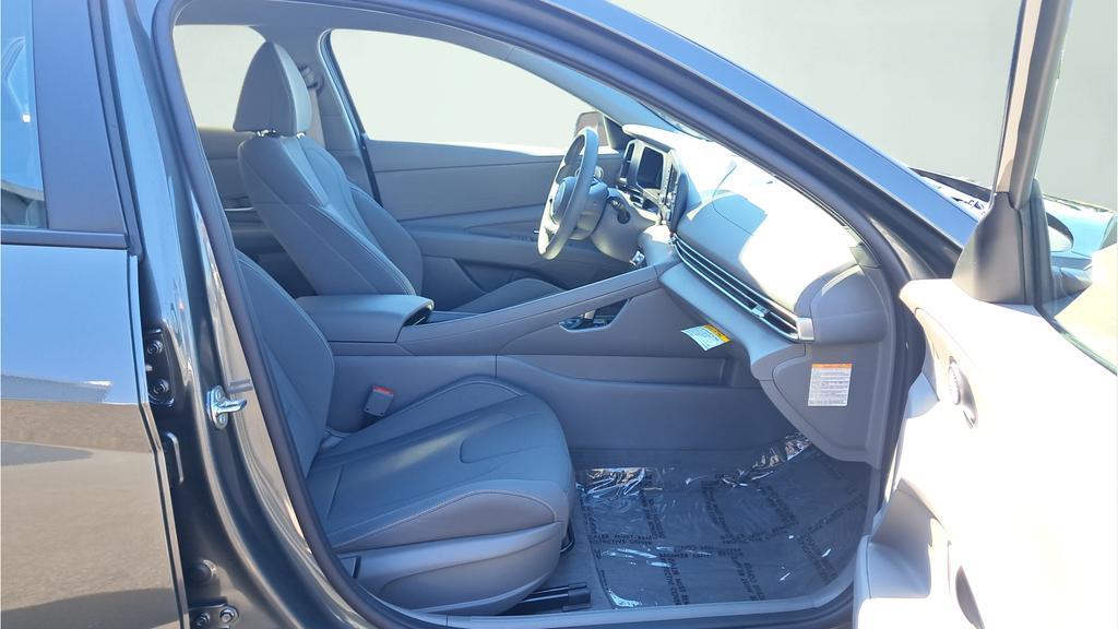 new 2026 Hyundai ELANTRA HEV car, priced at $25,678