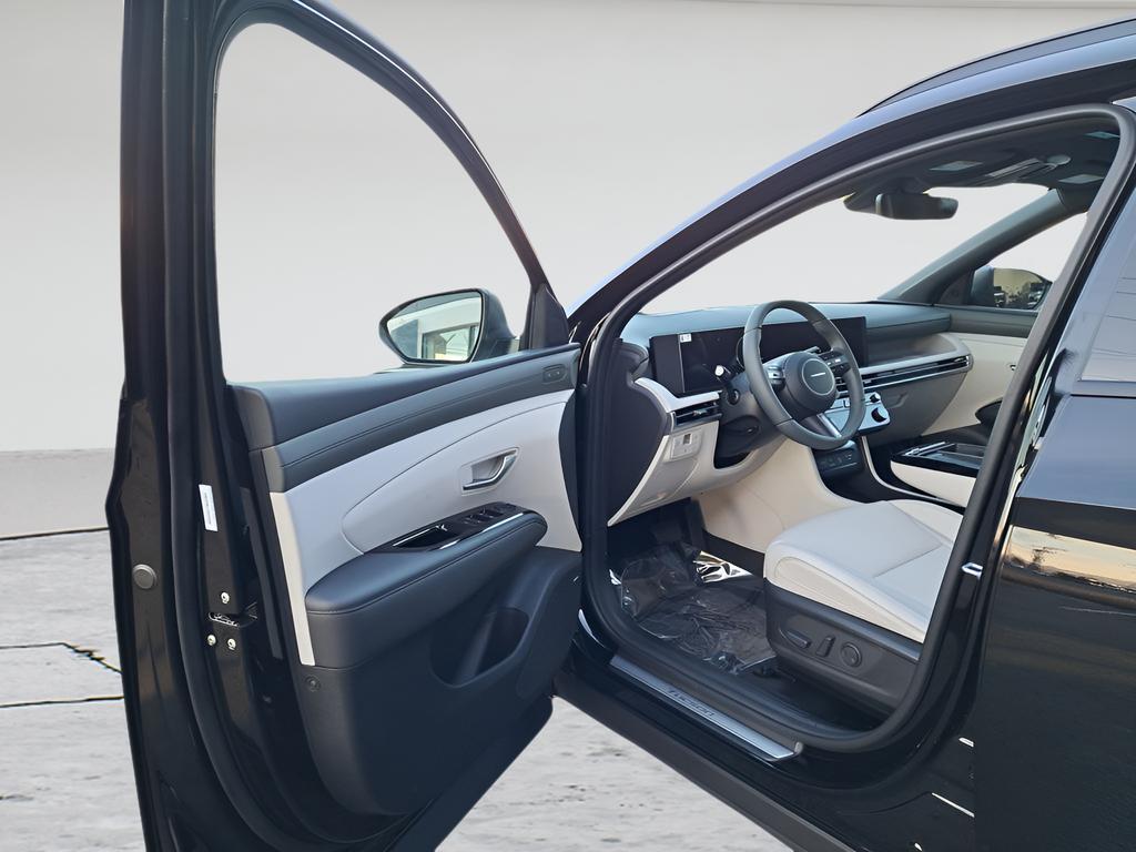 new 2026 Hyundai TUCSON Hybrid car, priced at $40,172