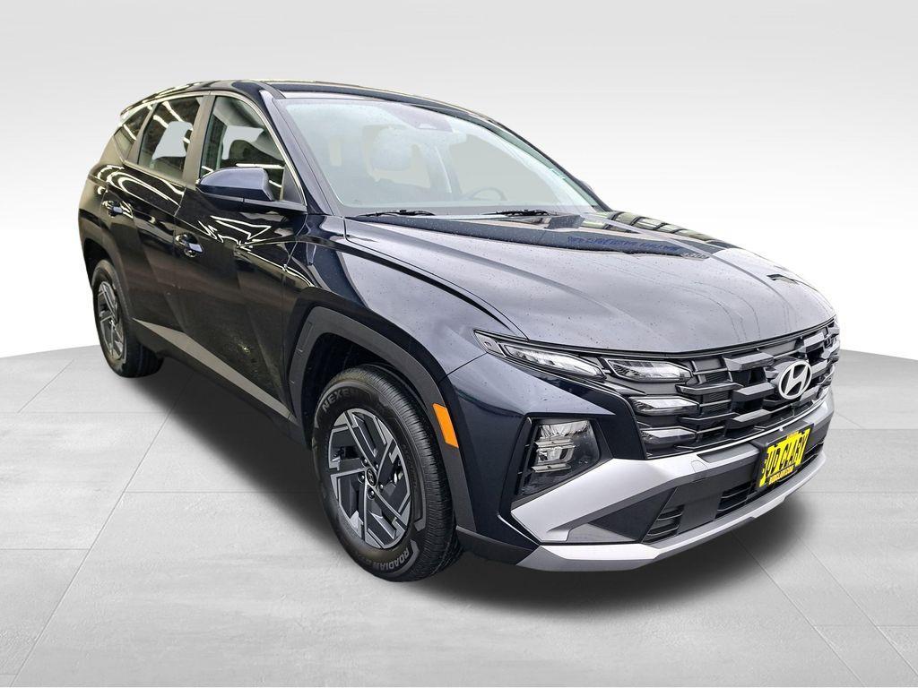 new 2026 Hyundai TUCSON Hybrid car, priced at $31,678