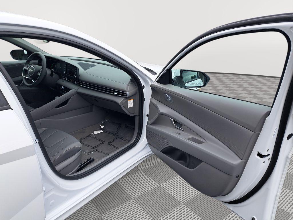 new 2026 Hyundai ELANTRA HEV car, priced at $27,178