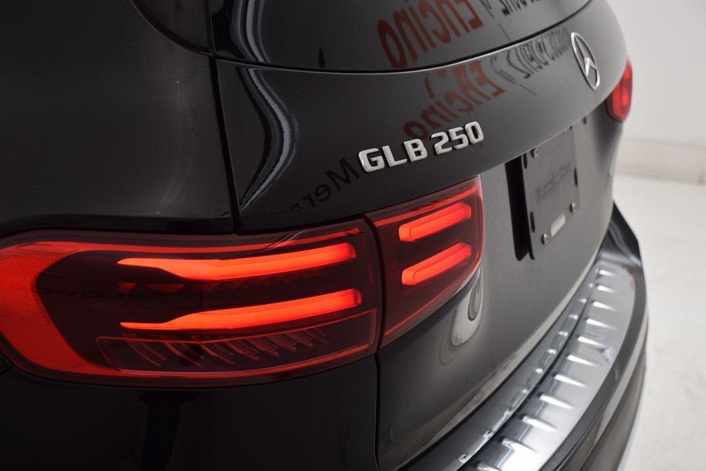 new 2025 Mercedes-Benz GLB 250 car, priced at $47,520