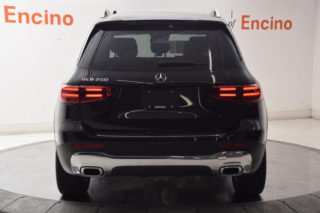 new 2025 Mercedes-Benz GLB 250 car, priced at $47,520