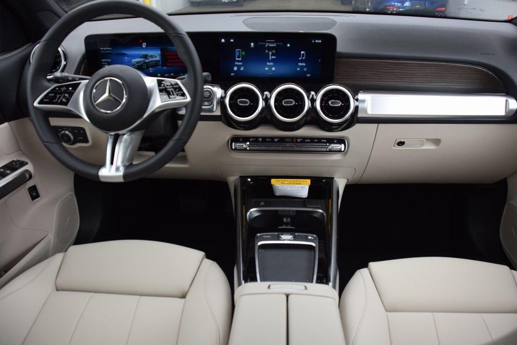 new 2025 Mercedes-Benz GLB 250 car, priced at $47,520