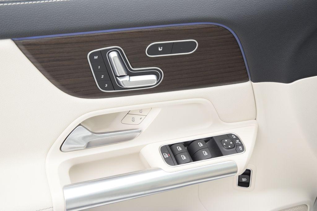 used 2026 Mercedes-Benz GLA 250 car, priced at $39,997