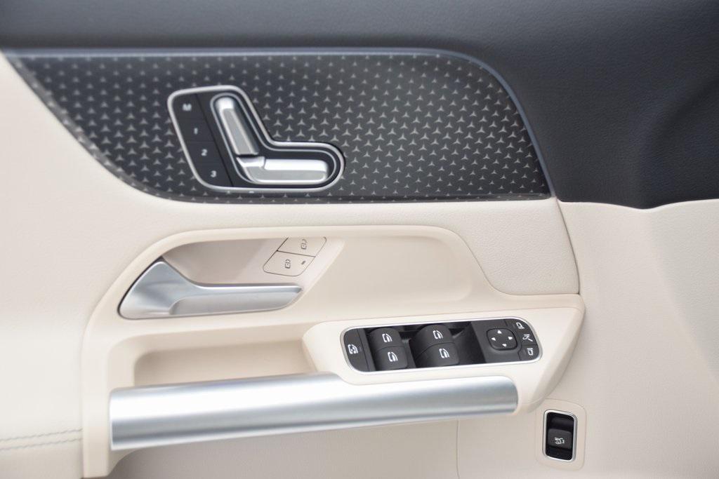 used 2025 Mercedes-Benz GLA 250 car, priced at $35,597