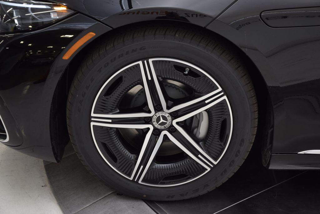 new 2026 Mercedes-Benz EQS 580 car, priced at $125,535