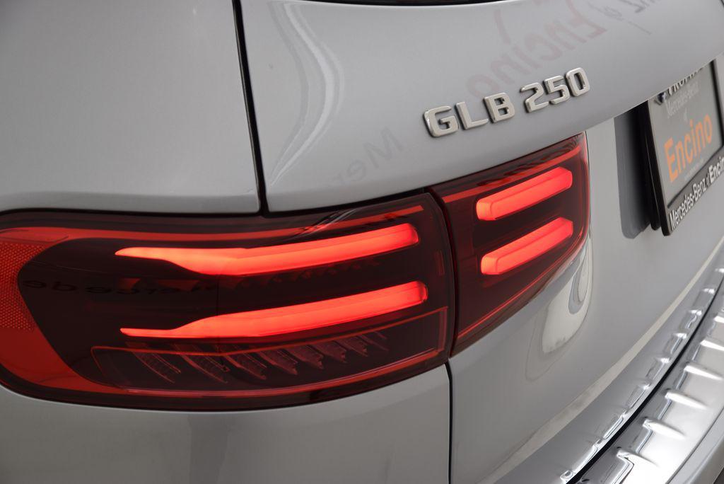 used 2026 Mercedes-Benz GLB 250 car, priced at $39,997