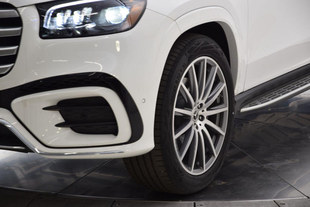 new 2025 Mercedes-Benz GLS 580 car, priced at $117,245